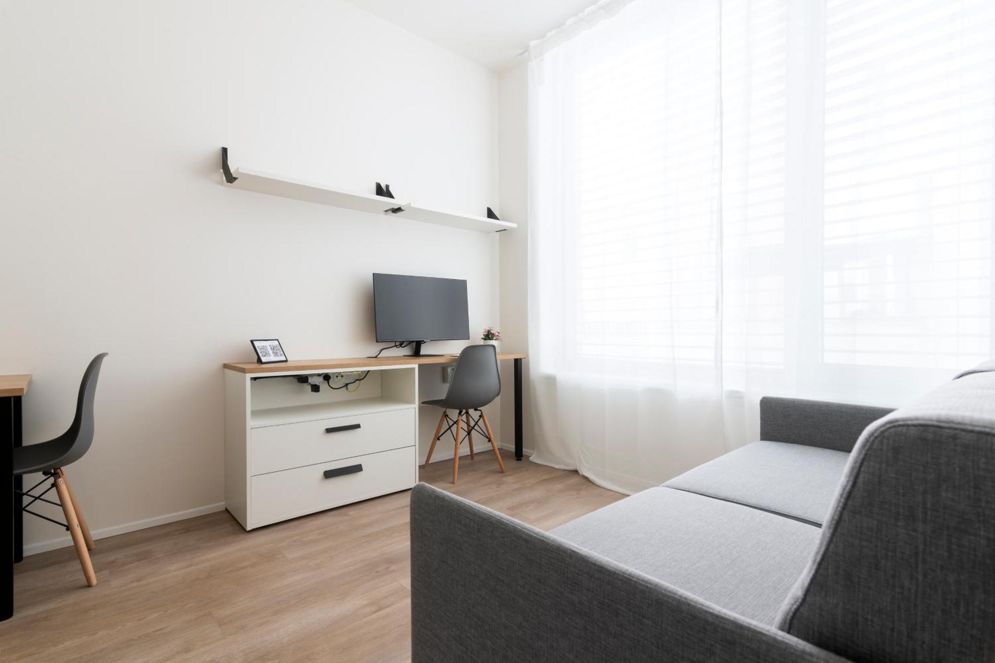 Mozart, Free Onsite Parking, Air Conditioning, 1gbs Wifi Praha